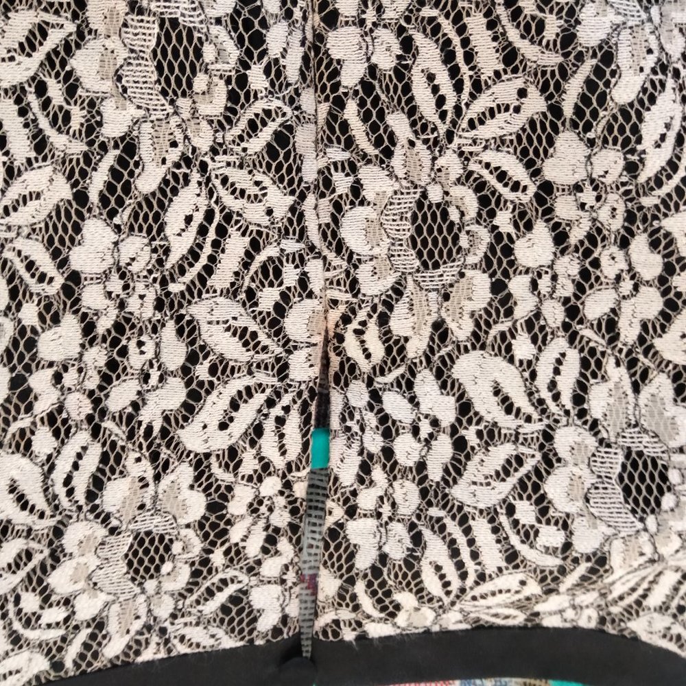 Review black and white lace peplum top - Picture 6 of 7